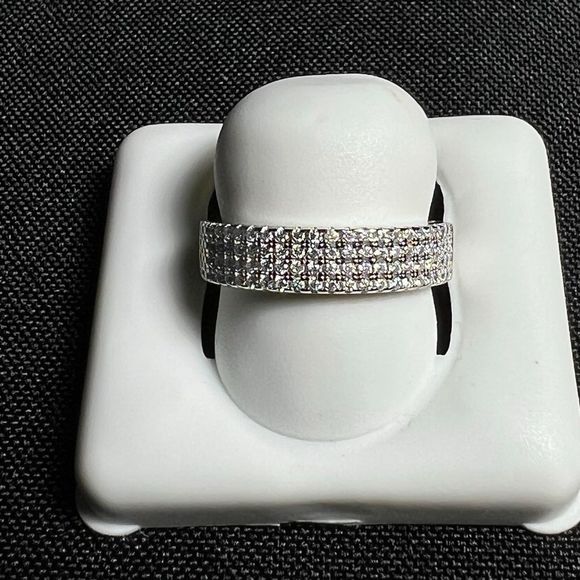 925 Sterling Silver 0.42 ctw Diamond Moissanite Ring (Size 6) - VVS D Color - Picture 1 of 2